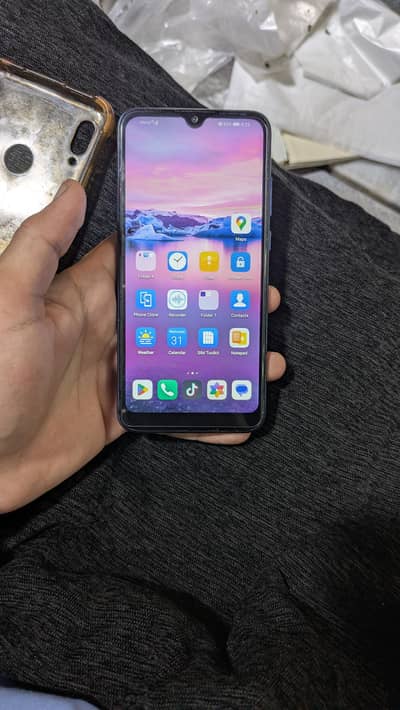 Hawaii y6s 3gbbram 32 rom