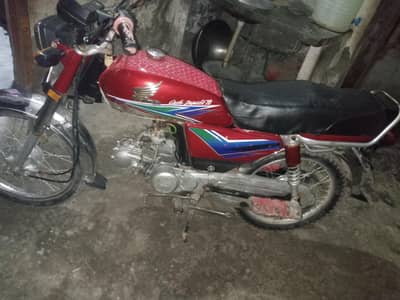 Honda 70 2013 model Lahore number bike hai bike sub ok hai