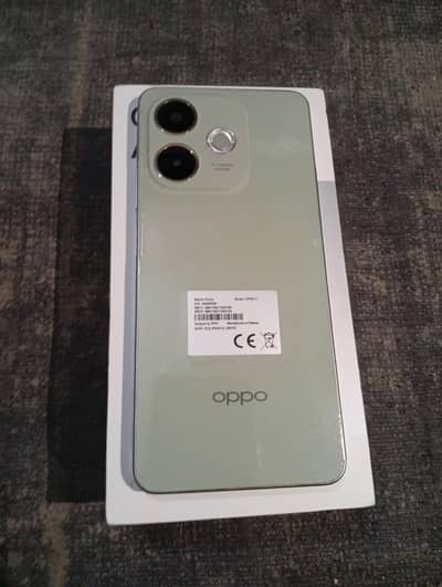 mobile 4 month used ha abhi 9 month available ha mobile bilkul new ha