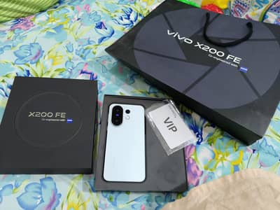 Vivo x200 fe 11 month waranty untouch phone