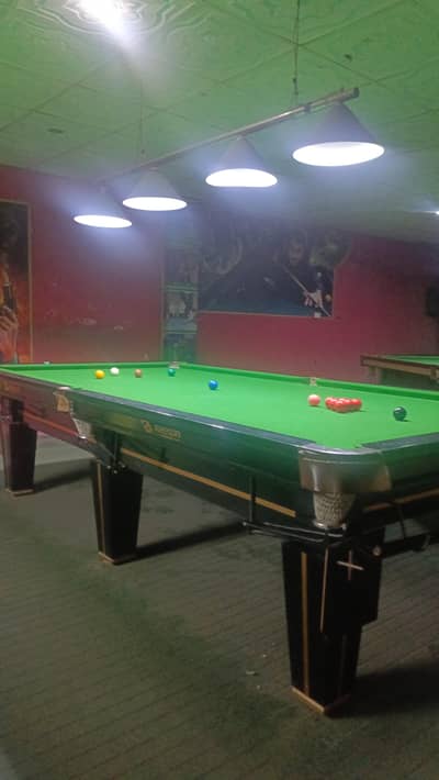 rasan 5/10 ka table or dosta 6/12 ka tbale ha  gori ka table ha dono