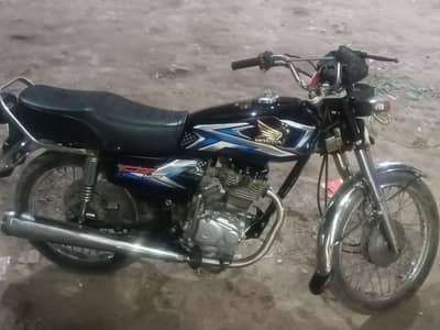 I'm selling Honda 125 CG original engine original documents .