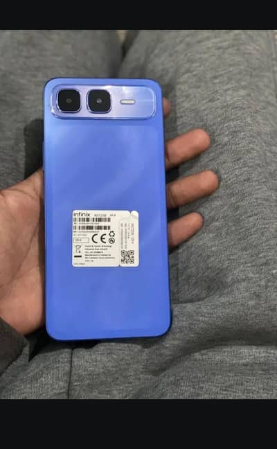Infinix smart 10 plus 4+4  /128  contact 03079426018