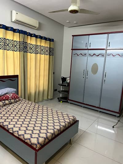 *TOWN HOUSE FOR SALE AT PRIME LOCATION OF PECHS BLOCK 6 NEAR MEDALLION BANQUET SHAHRA E FAISAL*