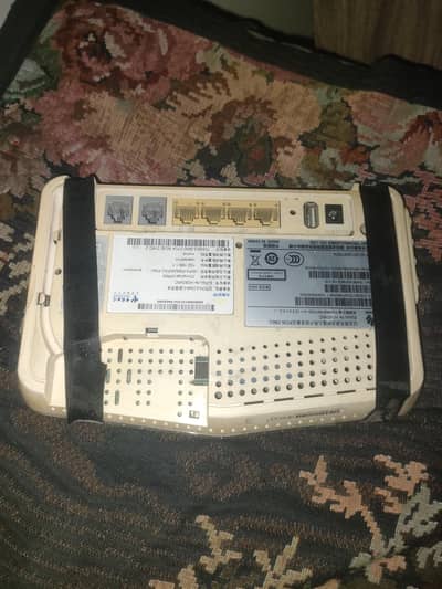 Huawai Xpon wifi Router urgent sale all okay Good Working with Charger