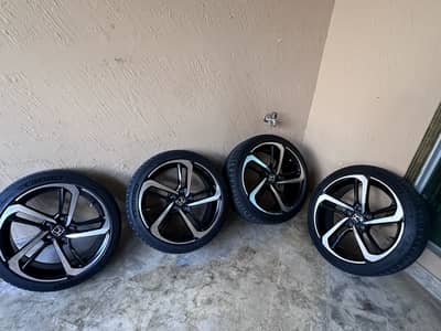 Civic 18 inch rim and tyre for sale