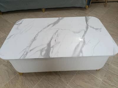 center table very good condition 10/9