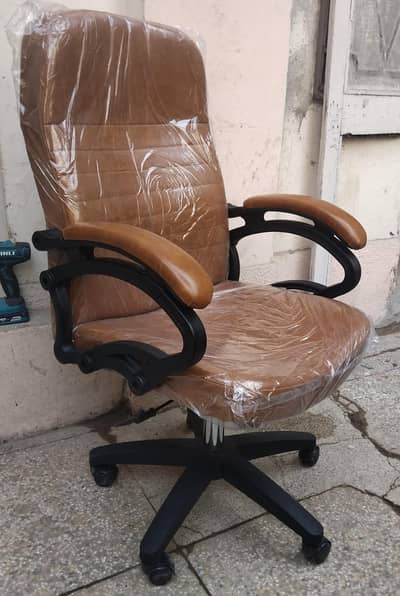 High Back Chair/Boss Chair/Office Chair/Paded Chair/Revolving Chair