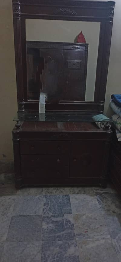 Dressing table with 3 draw and one cabin slightly used