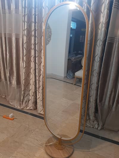 Oval shape mirror with light