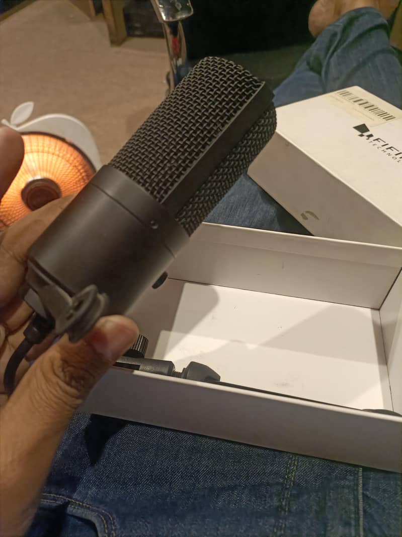 phantom mic 1