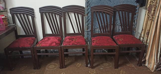 6 seater doning table urgent sale
