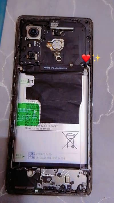 mobile k camre ok hai friend back battery casing and okay 03278838702