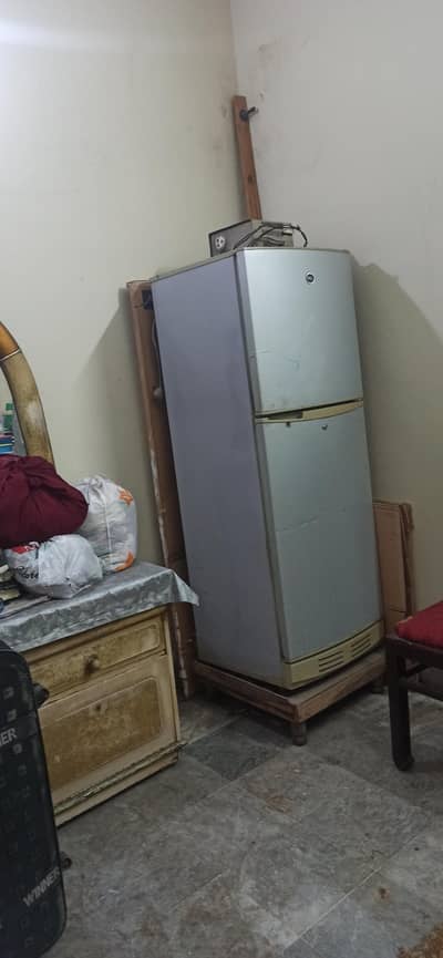 PEL refrigerator 10/10 condition in working