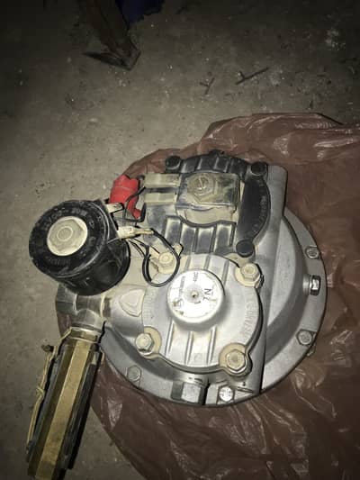 Cylinder plus cylinder stand with cng kit for sale