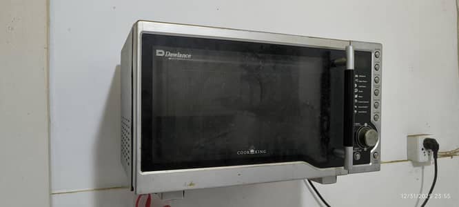 Microwave in good running condition