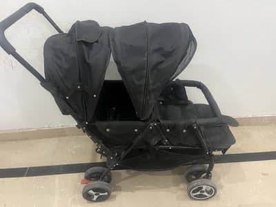 Twin baby stroller (pram)