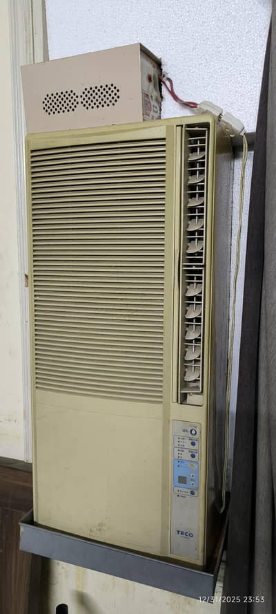 Ship AC . 75 Ton in Good running condition