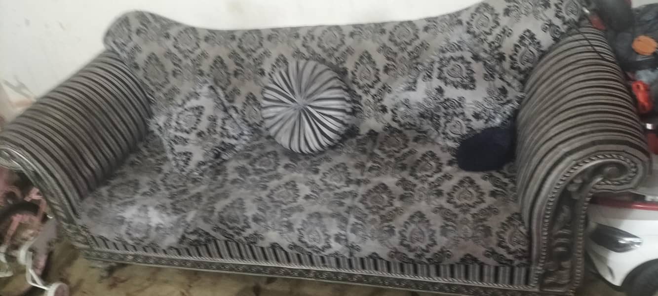 used sofa set 0