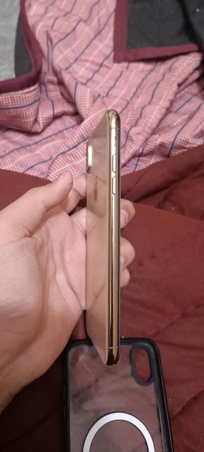 exchange possible with only iphone 11 pro max 12 pro max and 13 simple