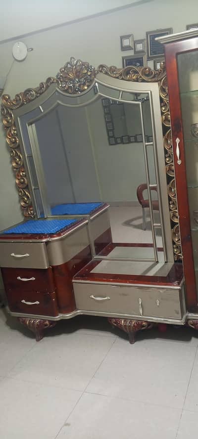 dressing table