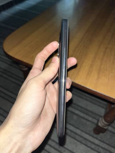 Oneplus 10t condition 10/10. Sim time 3month