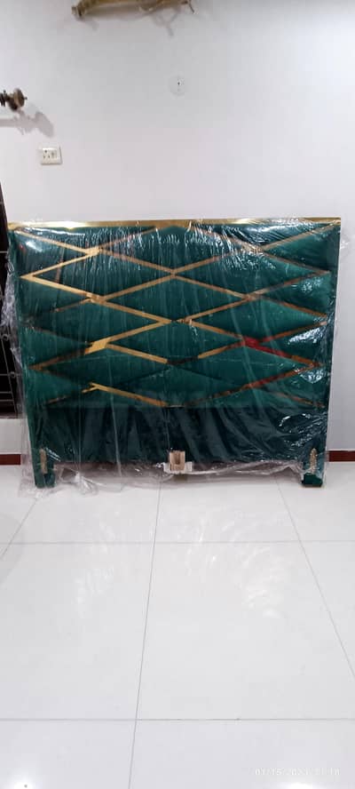 bed dressing two side tables with seetty