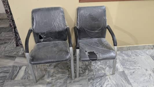 Office chairs hain 5 chairs hai urgent sell