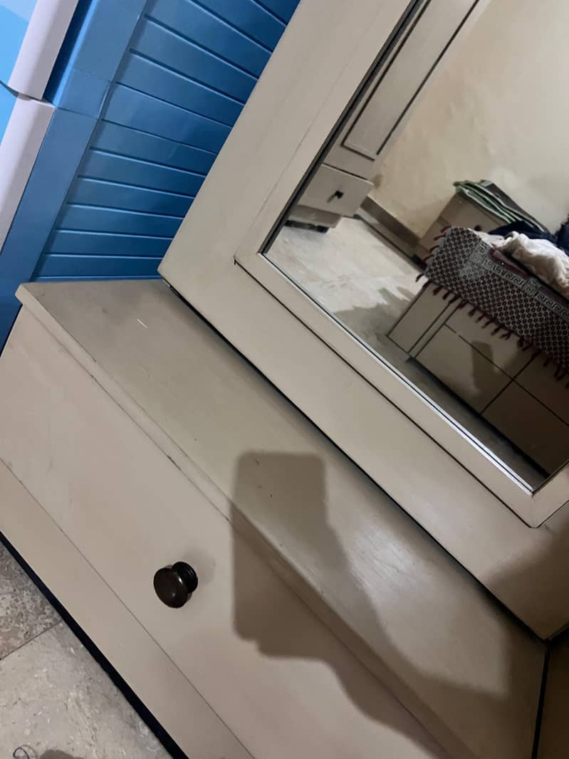 Dressing tablecloth 4