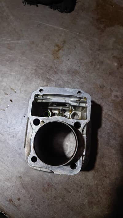 Honda 125 head clinder