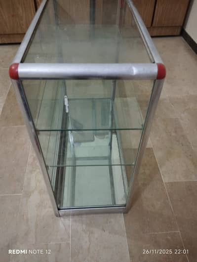 Glass counter
