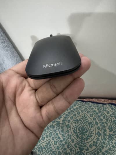 Microsoft Surface mouse 1679
