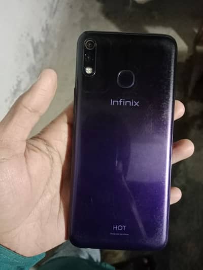 infinix Hot 8 lite for sale 2GB 32GB Fingerprint no fault (03286498423