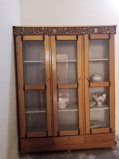 Showcases Bartano wali Almari