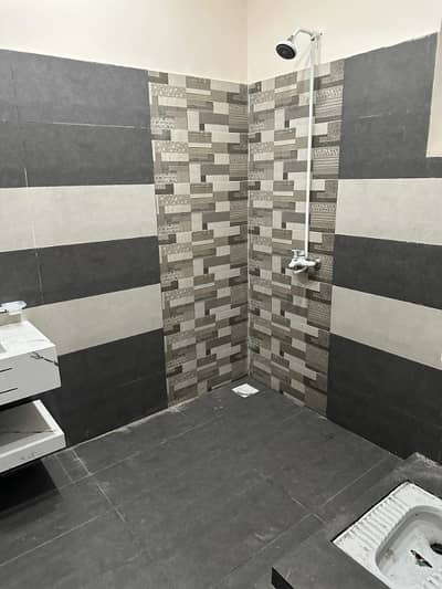 5 marla lower portion in Eden garden canal road Faisalabad