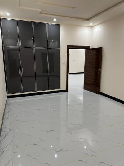 5 marla house in Eden garden canal road Faisalabad