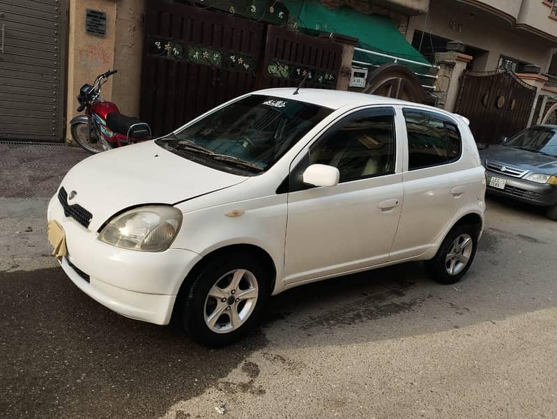 Vitz 2000 model 1