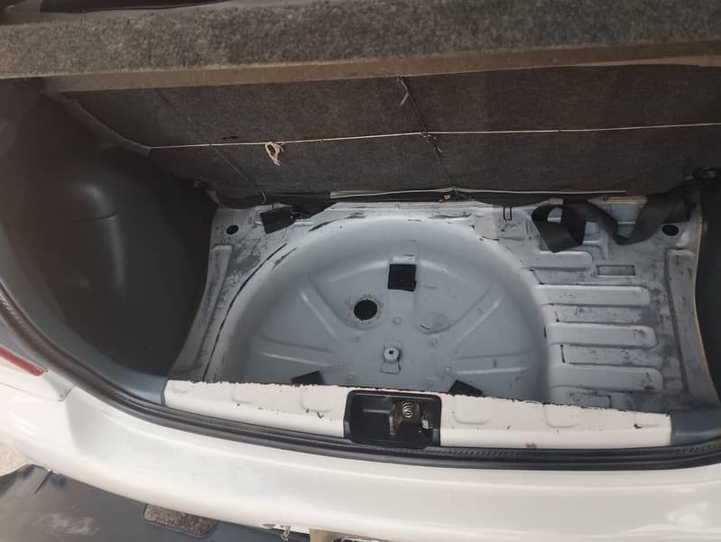 Vitz 2000 model 9