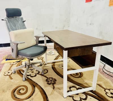 Office chair and table for sale