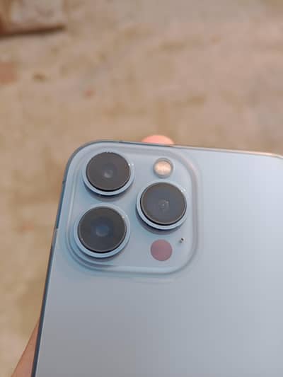 Apple iPhone 13 Pro Max (256 GB) 10/10 Condtion Water Pack