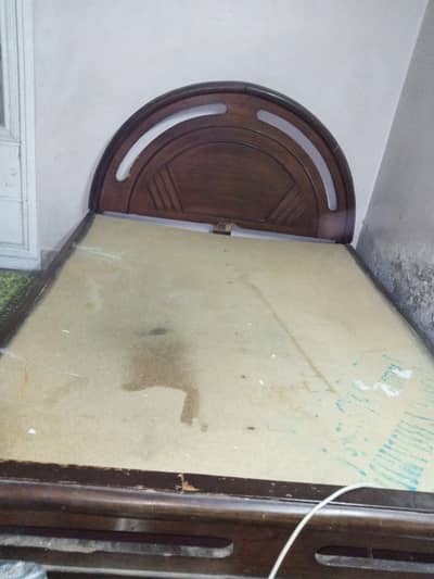 wooden bed 5x6.5 foot Phon# 0334-4403287