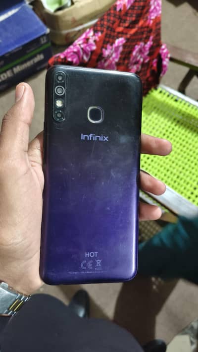 Infinix Hot 8 (4/64)