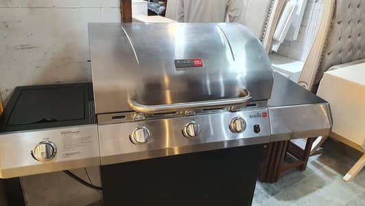 LARGE SIZE GAS BBQ GRILL  USA MAKE UP FOR SALE
