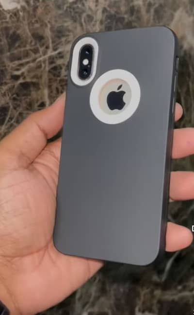 iPhone xs non pta. 64 gb battery health 80 camera outclass