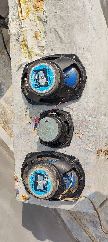 2 Speakers and 1 Sub woofer