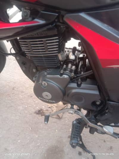 honda cb125f packed engine