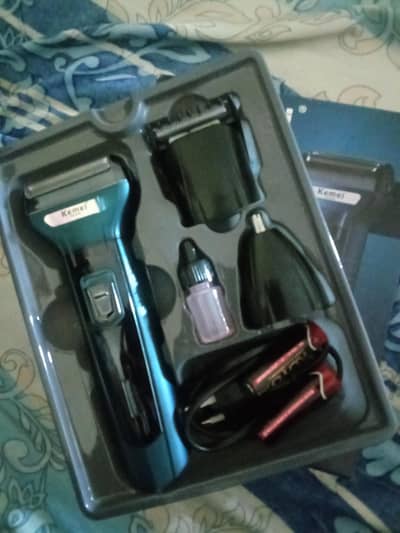 Kemei KM-6330 grooming trimmer just box open
