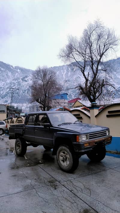 Toyota Hilux LN65 (tango)