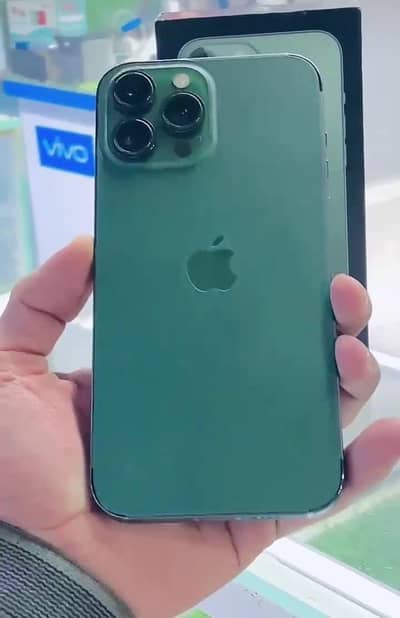 iphone 13 pro max 256 gb 84 health and with box condition 10 by 9.8