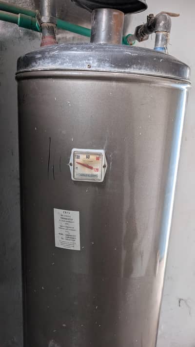 35 gallon geyser  in working condition